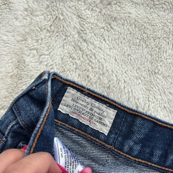 Levi’s Distressed High Rise Denim Shorts | Size 27 | Cutoff Jean Festival Ready - Picture 3 of 9